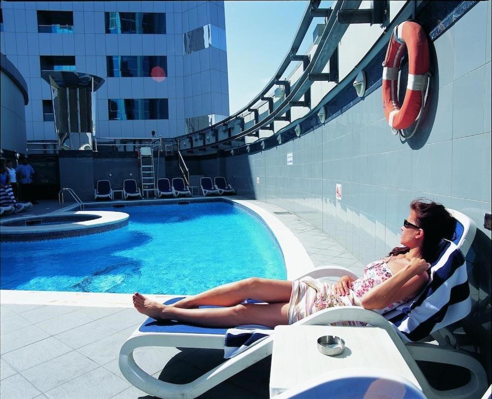 Royal Concorde Hotel & Suite Dubai Exteriör bild