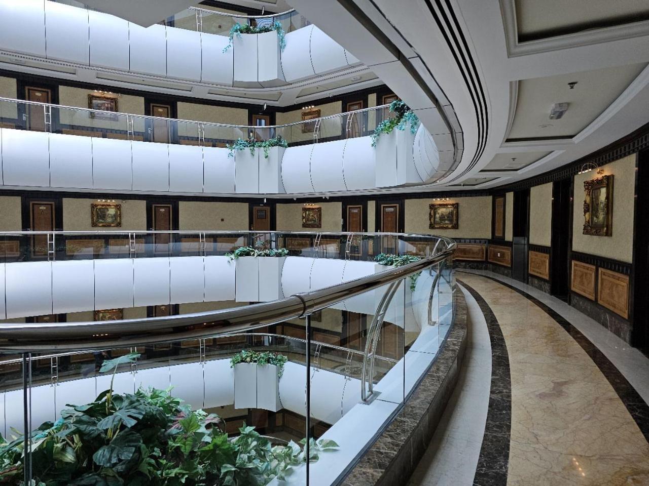 Royal Concorde Hotel & Suite Dubai Exteriör bild