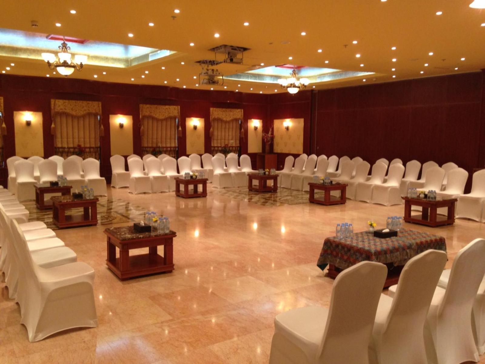 Royal Concorde Hotel & Suite Dubai Exteriör bild