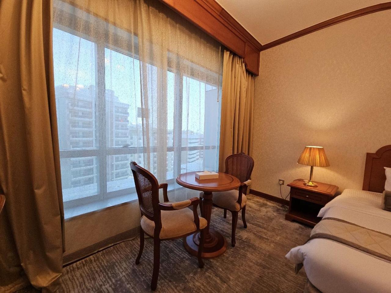 Royal Concorde Hotel & Suite Dubai Exteriör bild