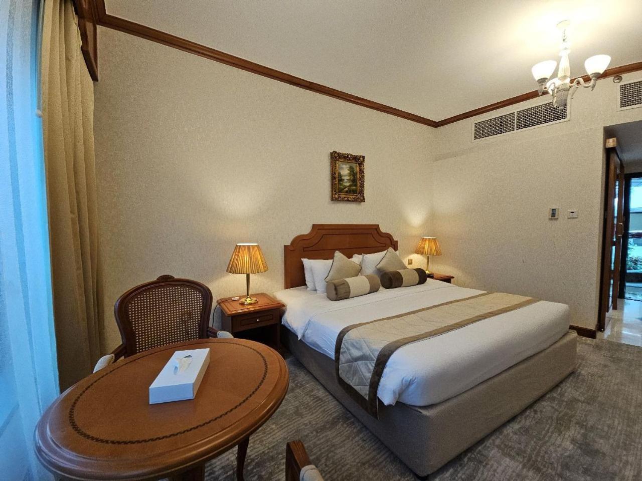 Royal Concorde Hotel & Suite Dubai Exteriör bild
