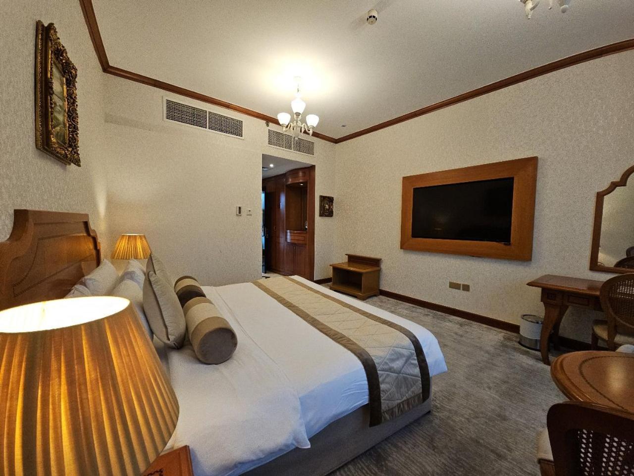 Royal Concorde Hotel & Suite Dubai Exteriör bild