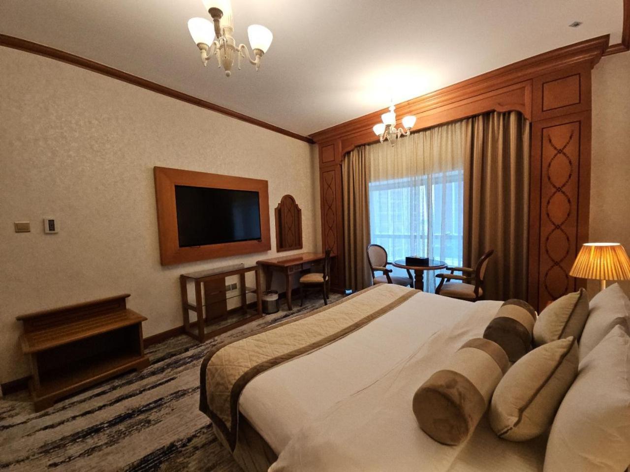 Royal Concorde Hotel & Suite Dubai Exteriör bild